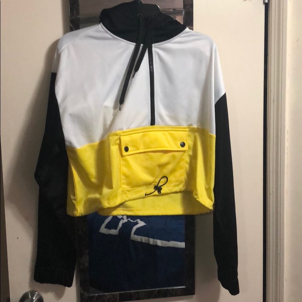 Cropped hoodie